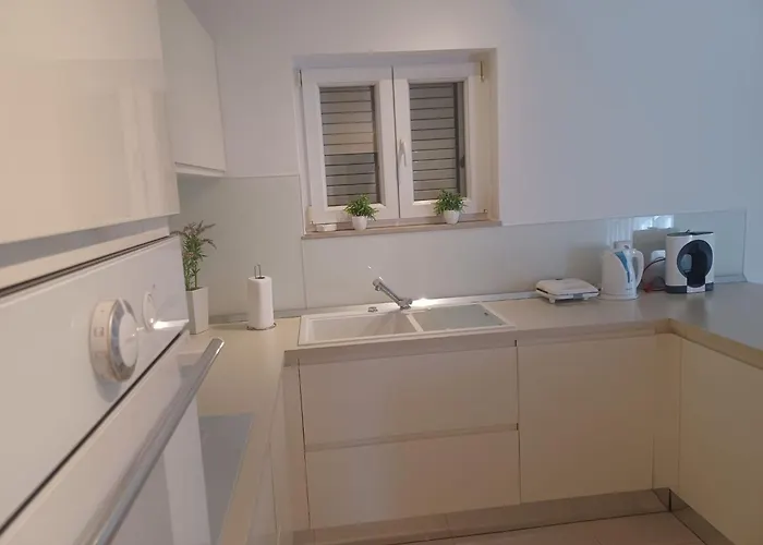 Three Bedroom With Terrace And Sea View * Ist