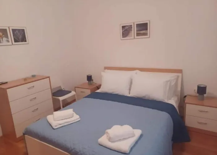 Three Bedroom With Terrace And Sea View * Ist