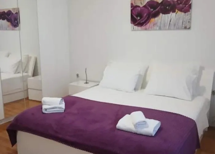 Three Bedroom With Terrace And Sea View شقة