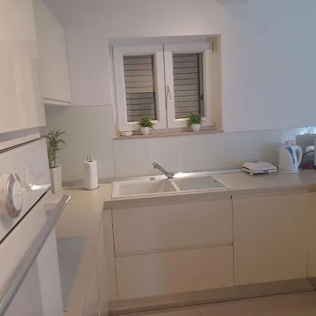 Three Bedroom With Terrace And Sea View * Ist