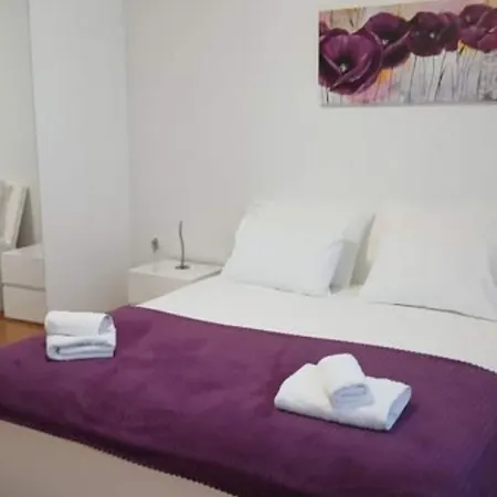 Three Bedroom With Terrace And Sea View דירה