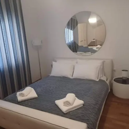 Apartment Three Bedroom With Terrace And Sea View