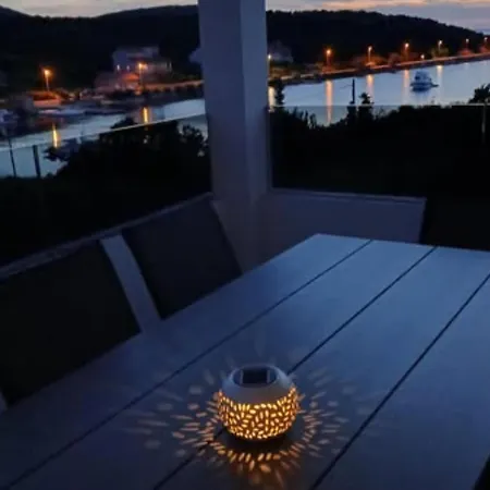 דירה Three Bedroom With Terrace And Sea View *